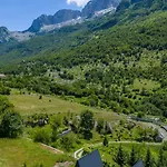 Arditi's Chalet Boge